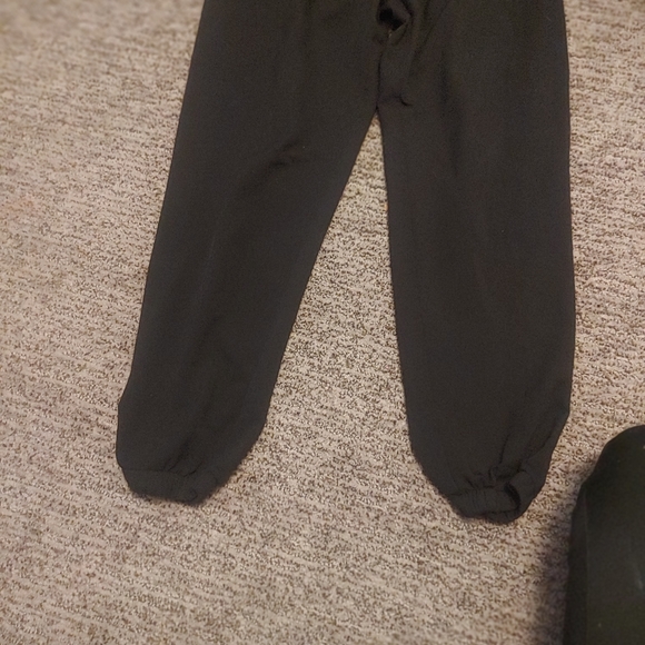 NWOT .Black comfy track like pants - Picture 4 of 4